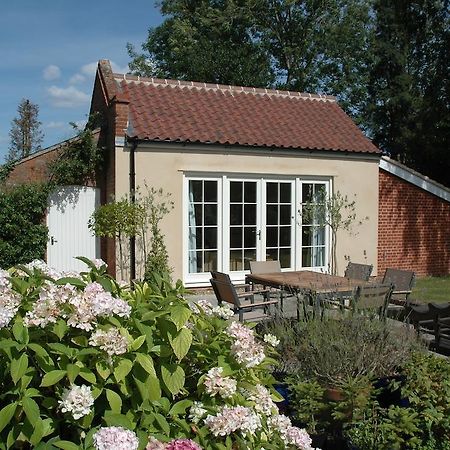 Field Cottage Bed And Continental Breakfast East Harling Habitación foto