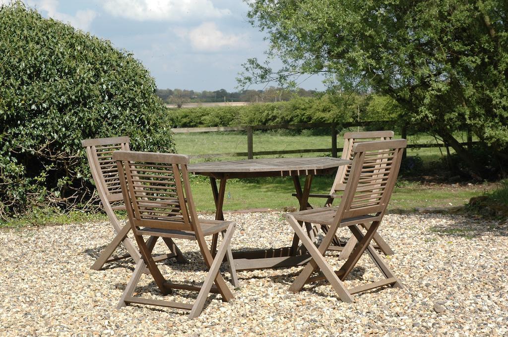 Field Cottage Bed And Continental Breakfast East Harling Habitación foto