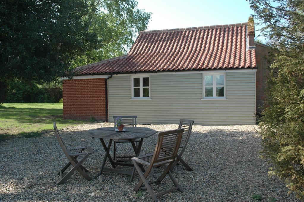 Field Cottage Bed And Continental Breakfast East Harling Habitación foto